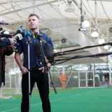 Warner apologises over tweets