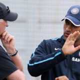 Defensive Dhoni hurts India again