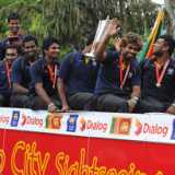 Stars greeted by Colombo revelry