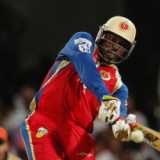 RCB hold slight edge against Mumbai