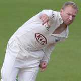 Surrey out of bottom two as Batty inspires last-ditch win