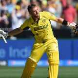 Australia cruise to opening win