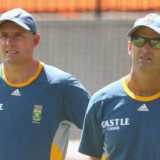 Hussey hails South Africa's 'family feel'