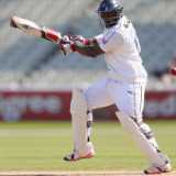Carberry helps Hampshire blunt leaders