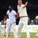 Elemental Fletcher leads Surrey fight