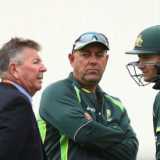 Lehmann rebukes Warne, lauds Siddle