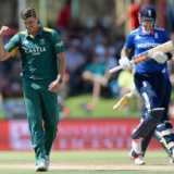 Wife's passport helps de Lange join Glamorgan