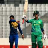 Mohsin stars as Pakistan defend 212