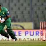 Sri Lanka falter despite Dilshan's muscle