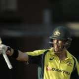 Record Warner-Maxwell stand helps Australia win thriller