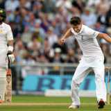 Woakes bowling like someone who belongs - Broad