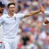 Woakes stands tall, but too many batting holes