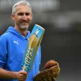 Gillespie bails out Kent as Donald awaits visa