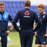 England struggle with naive approach in Tests