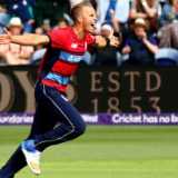 Tom Curran holds nerve to thwart Bopara
