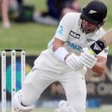 Neil Wagner bowls on despite fractured toe