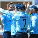 Chris Woakes and Joe Root make the difference as depleted Sri Lanka come up short