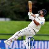Surrey sign Colin de Grandhomme to replace injured Kemar Roach