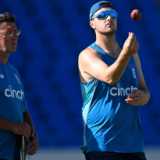 Robinson ruled out once more as England hand reprieve to Woakes