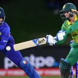 Report: du Preez stars in dramatic chase to knock India out