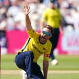 Dawson seven-for demolishes Warwickshire as Hampshire reach Metro Bank final
