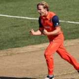 Bas de Leede signs two-year contract with Durham
