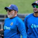 Hathurusinghe deflects Shakib vs Tamim talk, wants focus to be on making final four