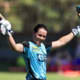 Grace Harris and her broken bat thrashes new WBBL record 136 not out