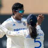 Muzumdar: Deepti is the 'Ben Stokes of the team'