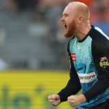 Lloyd Pope, Cameron Boyce combine to knock Perth Scorchers out