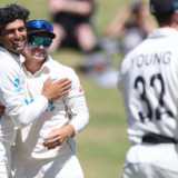 De Swardt leads South Africa fightback after Rachin's three-for