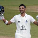 Fernandes debut century sets Middlesex up for dominant day