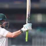 Kapp, Luus score fighting half-centuries after India post record total