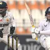 Dynamic Duckett gives England a puncher's chance on turning deck