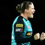 Brisbane Heat secure victory but Melbourne Renegades host WBBL final