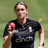 Lauren Bell - the footballer who chose fast bowling