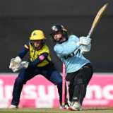 Wyatt-Hodge 65 tops Knott 74* as Surrey win on last ball