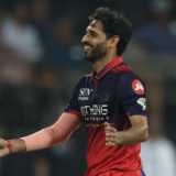 Bhuvneshwar leads Purple Cap race; Kohli climbs up Orange Cap list