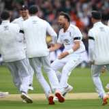 Robinson routs top order as England hit back on 16-wicket day