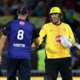 Melbourne Stars sign Overton twins simultaneously 