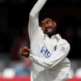Suthar spins through Essex to seize title initiative for Warwickshire 