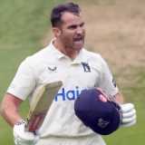 Hain makes the grind count as Warwickshire put their champagne on ice