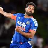 Morkel wants Bhuvneshwar to 'block the expectation out'