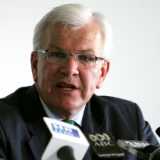 Malcolm Speed apologises for light chaos at the 2007 World Cup final
