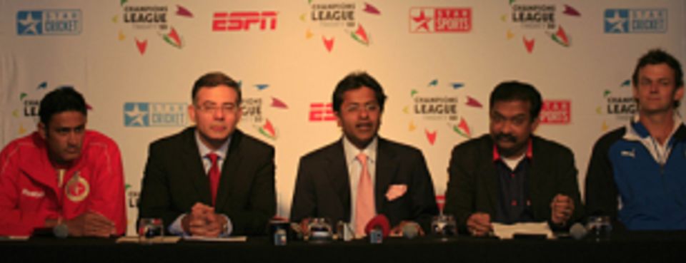 Anil Kumble, Lalit Modi, Adam Gilchrist and other officials at a press conference in Johannesburg