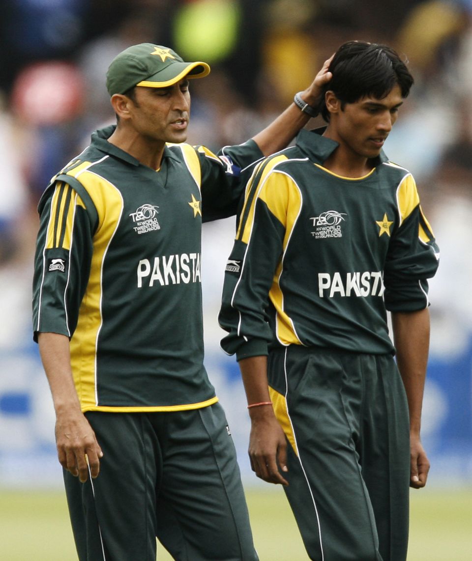 Bowl like it's a domestic game, Younis Khan, Pakistan's captain, said to Amir during the warm-up against India ahead of the 2009 World Cup. "When the captain tells you something like that, half the tension is gone," Amir says