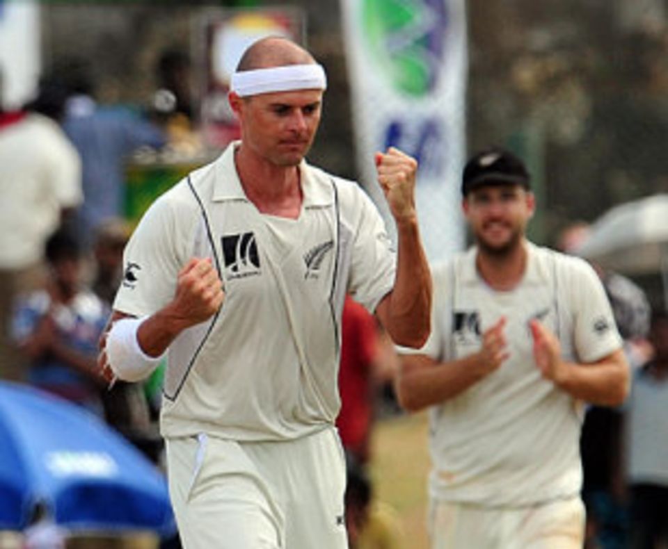 Chris Martin and Daniel Vettori made short work of the Sri Lankan tail