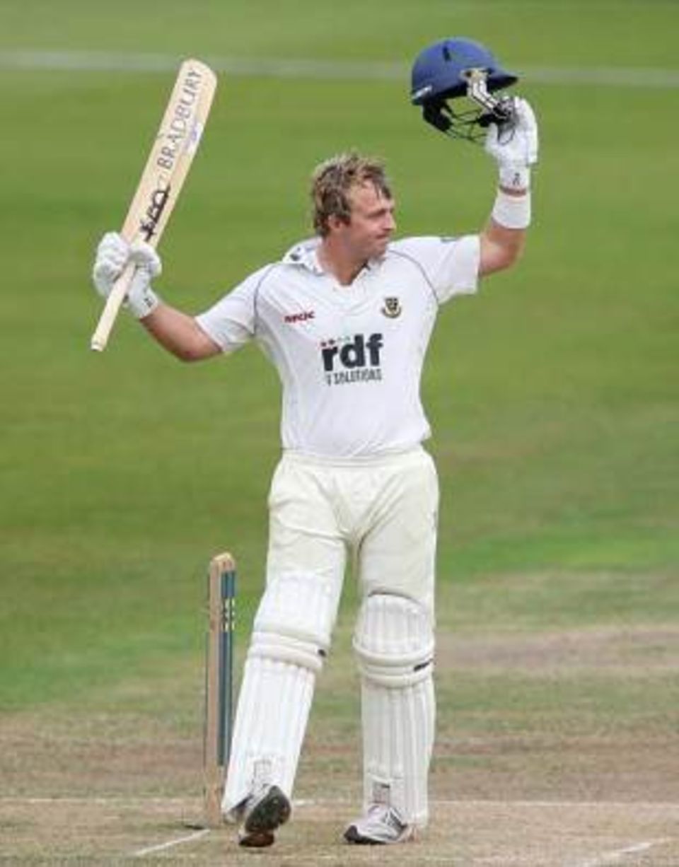 Chris Nash struck a fine century, but his team-mates folded and Sussex were relegated