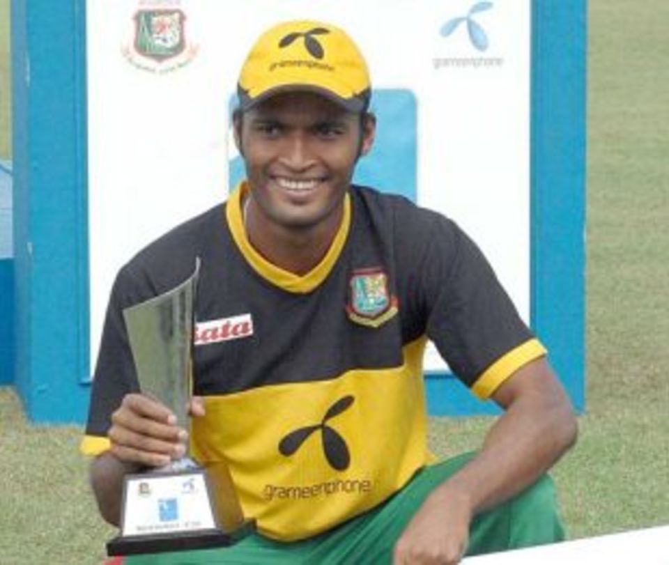 Nazmul Hossain with his Man-of-the-Match award