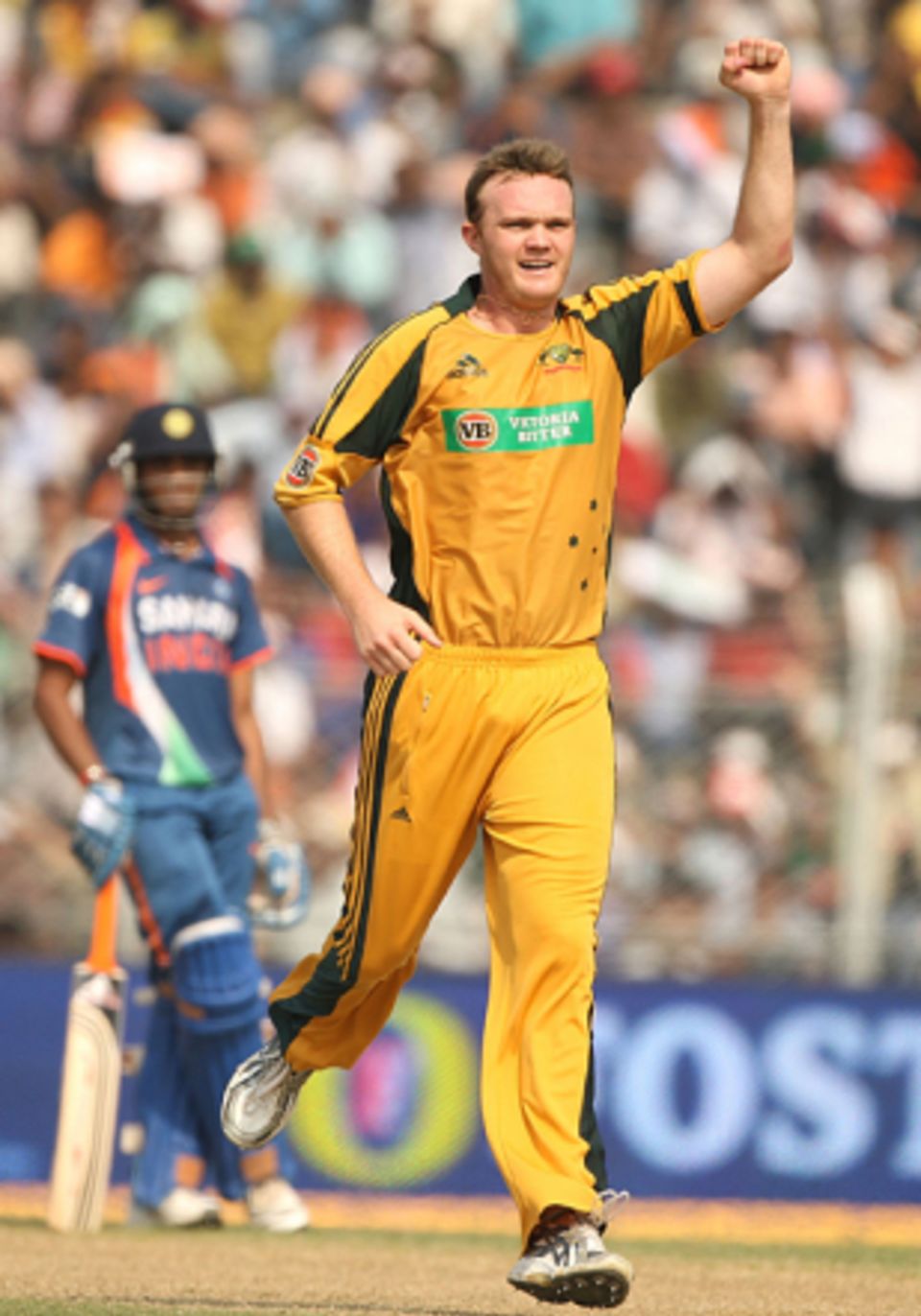 The Man-of-the-Match Doug Bollinger equalled his best figures of 5 for 35, an effort that set up Australia's six-wicket win